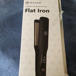 Gaian 1.25 Inch Ceramic Plate Flat Iron